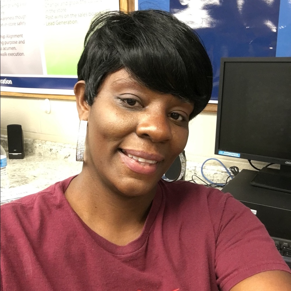 Meet your Posher, Alicia